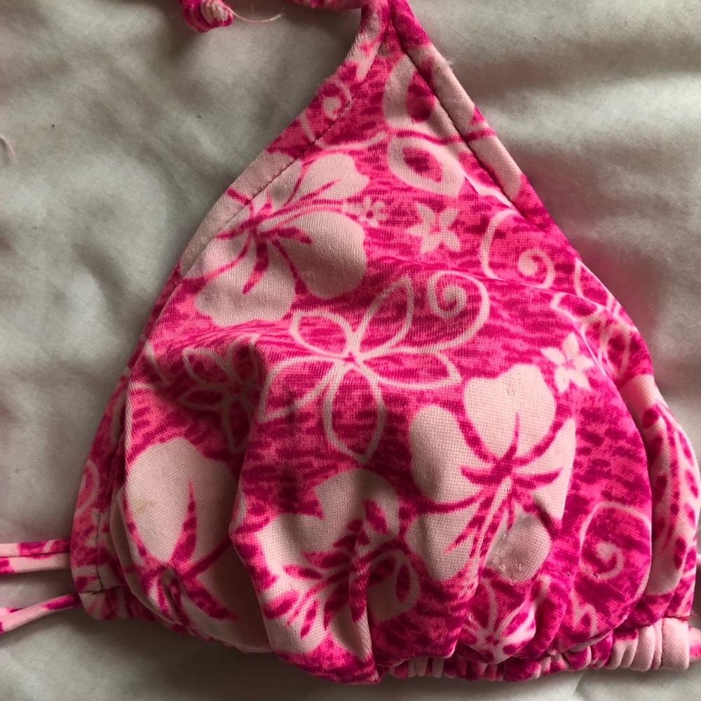 Sizzle Beach Pink Hawaiian Print Bikini Top - Picture 2 of 9